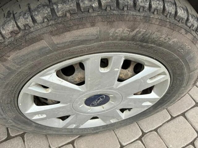 Белый Форд Галакси, объемом двигателя 2 л и пробегом 300 тыс. км за 1750 $, фото 10 на Automoto.ua