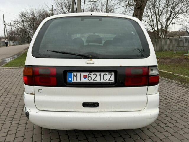 Белый Форд Галакси, объемом двигателя 2 л и пробегом 276 тыс. км за 1699 $, фото 1 на Automoto.ua