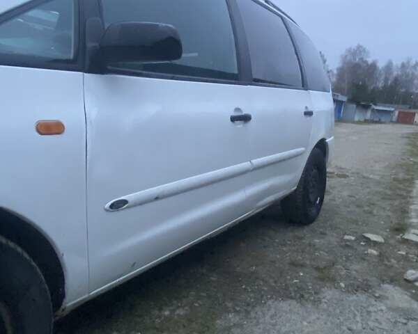 Белый Форд Галакси, объемом двигателя 1.9 л и пробегом 350 тыс. км за 2500 $, фото 4 на Automoto.ua