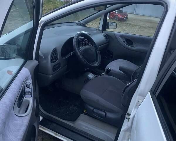 Белый Форд Галакси, объемом двигателя 1.9 л и пробегом 350 тыс. км за 2500 $, фото 10 на Automoto.ua