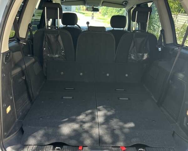 Белый Форд Галакси, объемом двигателя 2 л и пробегом 271 тыс. км за 9500 $, фото 6 на Automoto.ua