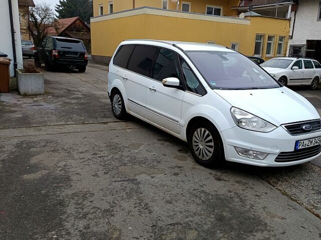 Белый Форд Галакси, объемом двигателя 2 л и пробегом 305 тыс. км за 5000 $, фото 1 на Automoto.ua