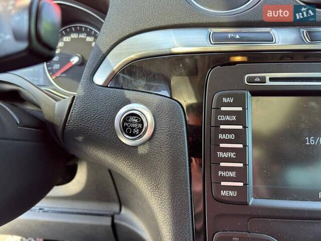 Білий Форд Галаксі, об'ємом двигуна 2 л та пробігом 249 тис. км за 11290 $, фото 21 на Automoto.ua