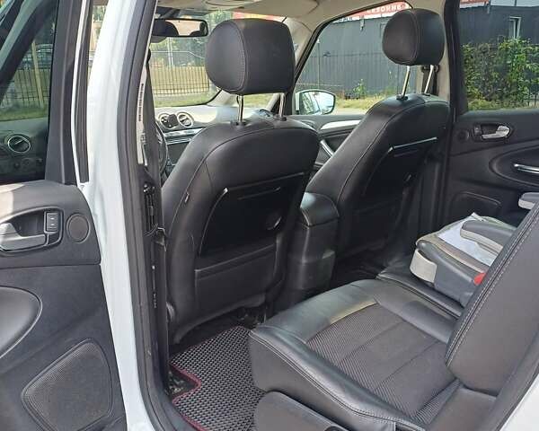 Белый Форд Галакси, объемом двигателя 2 л и пробегом 246 тыс. км за 12500 $, фото 13 на Automoto.ua