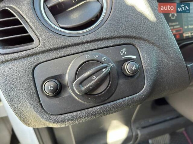 Білий Форд Галаксі, об'ємом двигуна 2 л та пробігом 249 тис. км за 11290 $, фото 17 на Automoto.ua