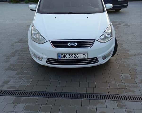 Білий Форд Галаксі, об'ємом двигуна 2 л та пробігом 230 тис. км за 10500 $, фото 13 на Automoto.ua