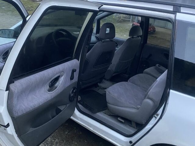 Белый Форд Галакси, объемом двигателя 1.9 л и пробегом 350 тыс. км за 2500 $, фото 10 на Automoto.ua