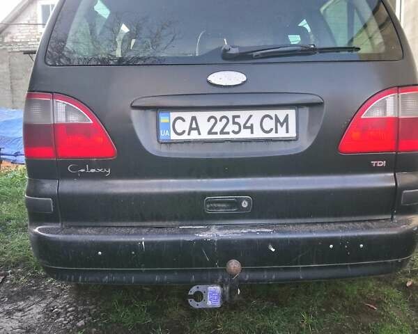 Черный Форд Галакси, объемом двигателя 1.9 л и пробегом 320 тыс. км за 3500 $, фото 4 на Automoto.ua