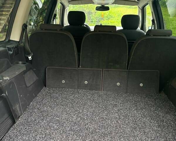 Черный Форд Галакси, объемом двигателя 2 л и пробегом 265 тыс. км за 7650 $, фото 6 на Automoto.ua