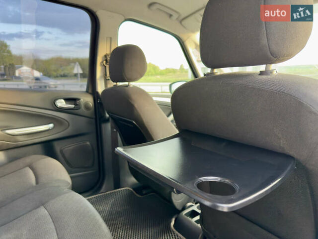 Черный Форд Галакси, объемом двигателя 2 л и пробегом 275 тыс. км за 7700 $, фото 41 на Automoto.ua