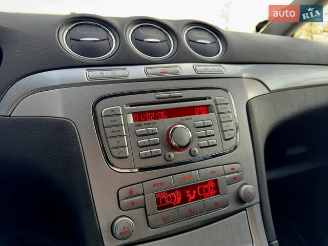 Черный Форд Галакси, объемом двигателя 2 л и пробегом 275 тыс. км за 7700 $, фото 36 на Automoto.ua