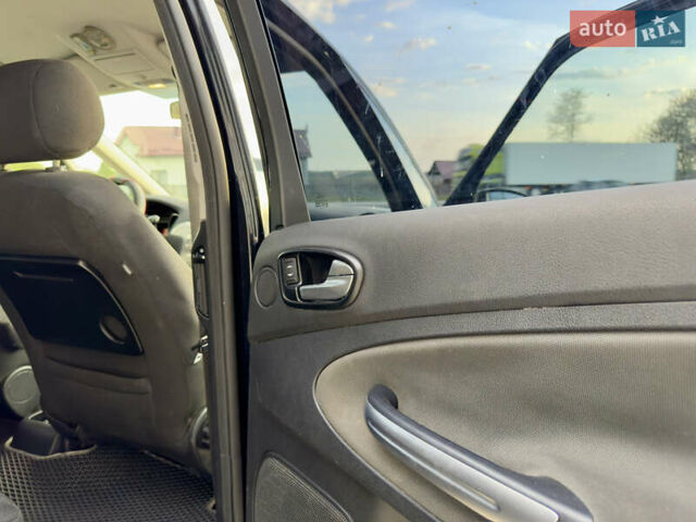Черный Форд Галакси, объемом двигателя 2 л и пробегом 275 тыс. км за 7700 $, фото 40 на Automoto.ua