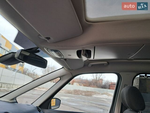Чорний Форд Галаксі, об'ємом двигуна 2 л та пробігом 172 тис. км за 11500 $, фото 16 на Automoto.ua