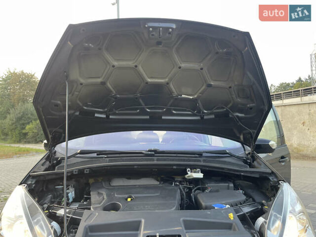Черный Форд Галакси, объемом двигателя 2 л и пробегом 243 тыс. км за 11950 $, фото 125 на Automoto.ua