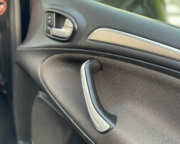 Черный Форд Галакси, объемом двигателя 2 л и пробегом 243 тыс. км за 11950 $, фото 73 на Automoto.ua