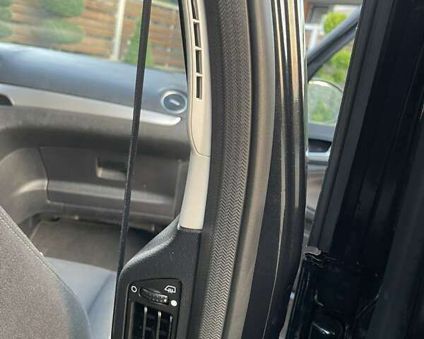 Черный Форд Галакси, объемом двигателя 2 л и пробегом 243 тыс. км за 11950 $, фото 114 на Automoto.ua