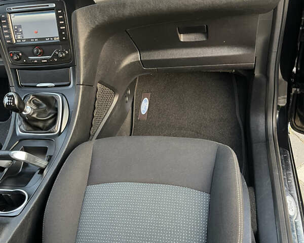 Черный Форд Галакси, объемом двигателя 2 л и пробегом 243 тыс. км за 11950 $, фото 115 на Automoto.ua