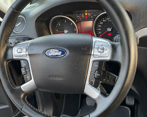 Черный Форд Галакси, объемом двигателя 2 л и пробегом 243 тыс. км за 11950 $, фото 94 на Automoto.ua