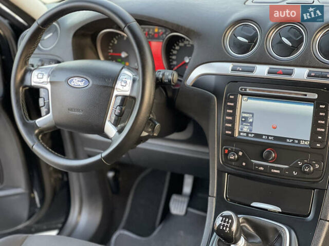 Черный Форд Галакси, объемом двигателя 2 л и пробегом 243 тыс. км за 11950 $, фото 116 на Automoto.ua