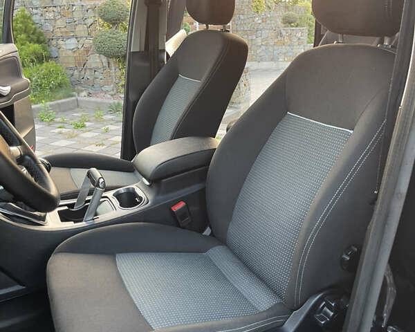 Черный Форд Галакси, объемом двигателя 2 л и пробегом 243 тыс. км за 11950 $, фото 109 на Automoto.ua