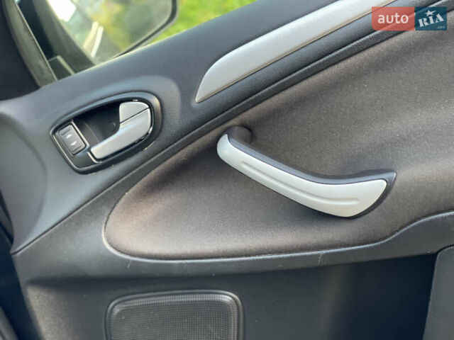 Черный Форд Галакси, объемом двигателя 2 л и пробегом 243 тыс. км за 11950 $, фото 119 на Automoto.ua