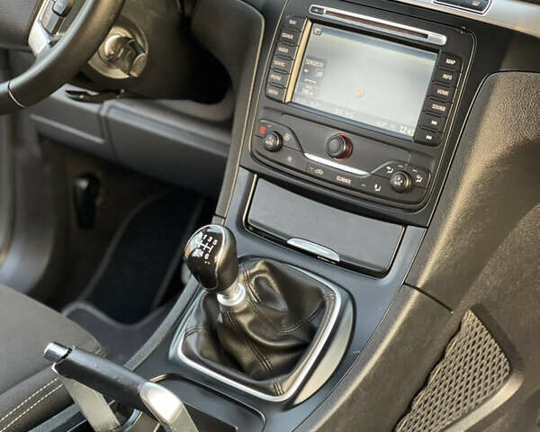 Черный Форд Галакси, объемом двигателя 2 л и пробегом 243 тыс. км за 11950 $, фото 72 на Automoto.ua