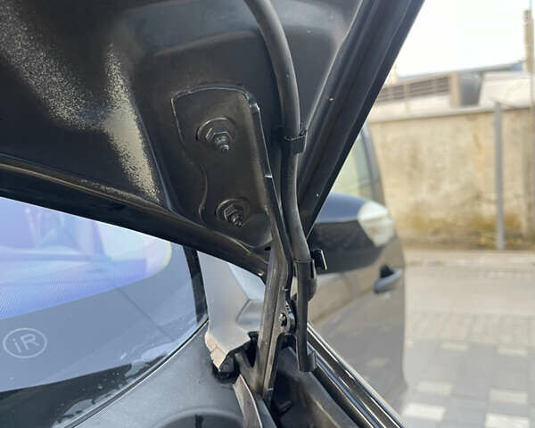 Черный Форд Галакси, объемом двигателя 2 л и пробегом 243 тыс. км за 11950 $, фото 130 на Automoto.ua