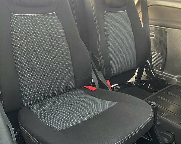 Черный Форд Галакси, объемом двигателя 2 л и пробегом 243 тыс. км за 11950 $, фото 76 на Automoto.ua