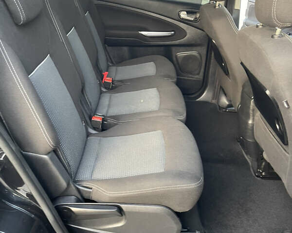 Черный Форд Галакси, объемом двигателя 2 л и пробегом 243 тыс. км за 11950 $, фото 113 на Automoto.ua