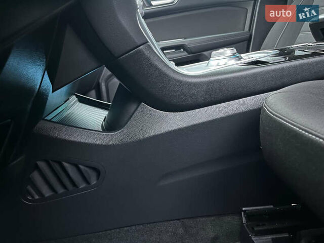 Чорний Форд Галаксі, об'ємом двигуна 2 л та пробігом 208 тис. км за 21800 $, фото 60 на Automoto.ua