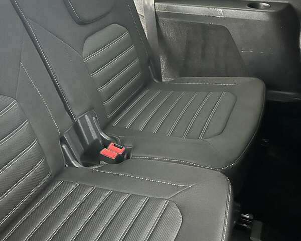 Чорний Форд Галаксі, об'ємом двигуна 2 л та пробігом 208 тис. км за 21800 $, фото 49 на Automoto.ua