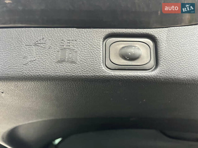 Чорний Форд Галаксі, об'ємом двигуна 2 л та пробігом 208 тис. км за 21800 $, фото 45 на Automoto.ua