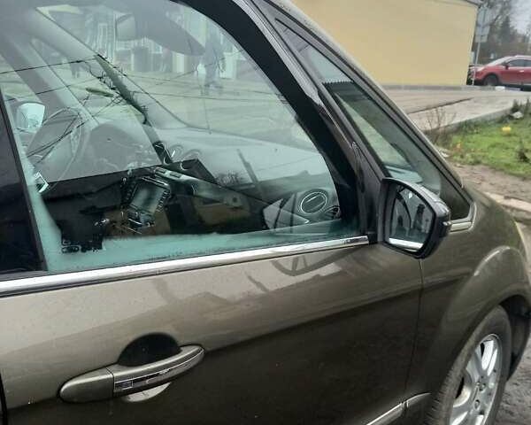 Коричневый Форд Галакси, объемом двигателя 2 л и пробегом 306 тыс. км за 10500 $, фото 19 на Automoto.ua