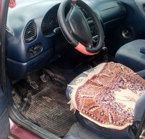 Красный Форд Галакси, объемом двигателя 2 л и пробегом 350 тыс. км за 2500 $, фото 2 на Automoto.ua