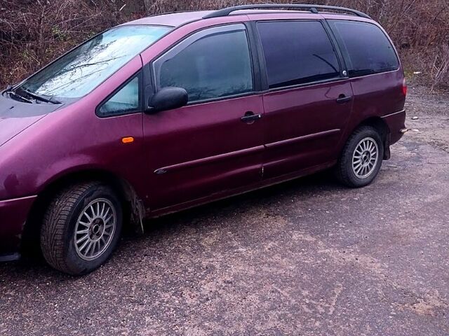 Червоний Форд Галаксі, об'ємом двигуна 2 л та пробігом 0 тис. км за 2800 $, фото 1 на Automoto.ua