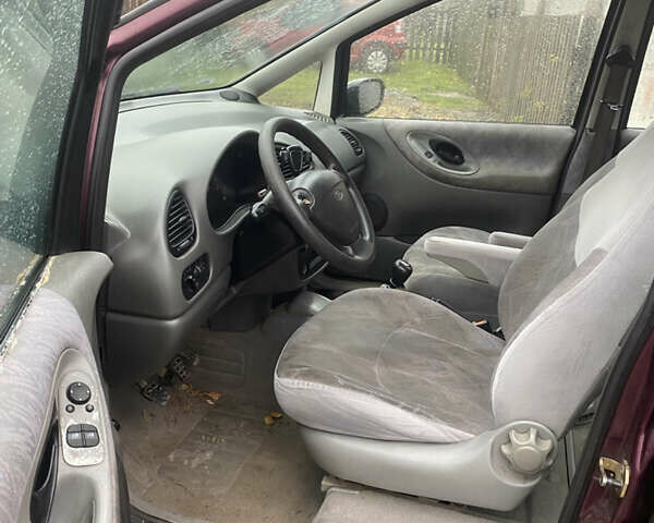 Красный Форд Галакси, объемом двигателя 2 л и пробегом 270 тыс. км за 2450 $, фото 6 на Automoto.ua