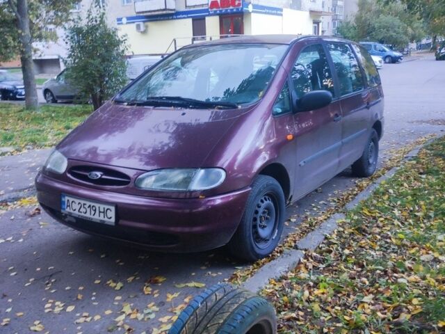 Форд Галакси 1996 в Луцке на Automoto.ua Красный Форд Галакси, объемом двигателя 2 л и пробегом 270 тыс. км за 2350 $, фото 1 на Automoto.ua