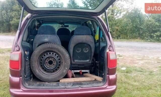 Форд Галакси 1996 в Жмеренке на Automoto.ua Красный Форд Галакси, объемом двигателя 2 л и пробегом 350 тыс. км за 2500 $, фото 2 на Automoto.ua
