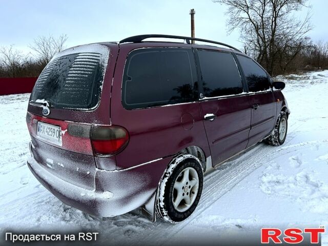 Красный Форд Галакси, объемом двигателя 2 л и пробегом 150 тыс. км за 2350 $, фото 3 на Automoto.ua