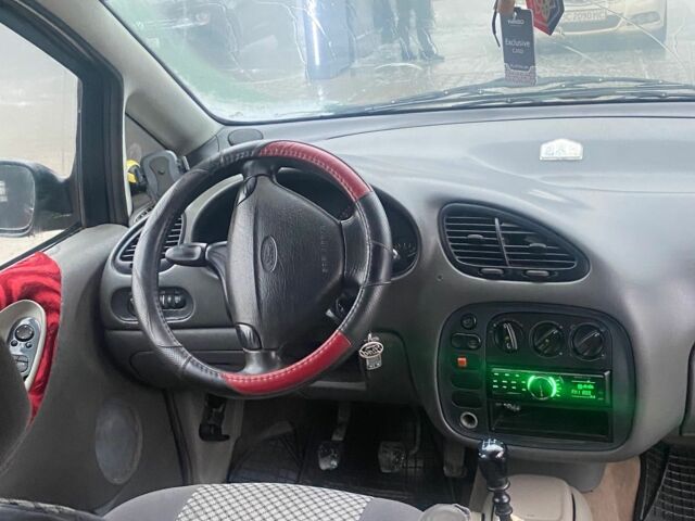 Красный Форд Галакси, объемом двигателя 2 л и пробегом 314 тыс. км за 2400 $, фото 7 на Automoto.ua