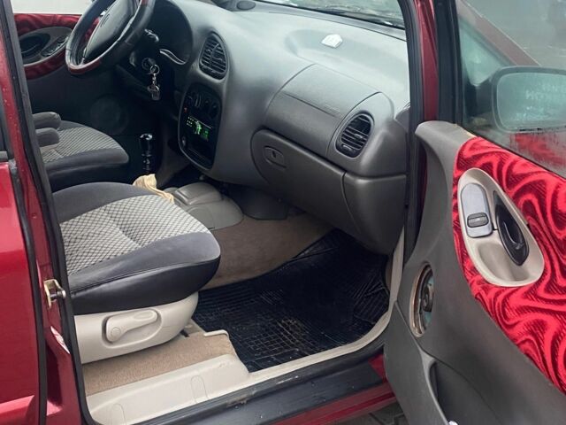 Красный Форд Галакси, объемом двигателя 2 л и пробегом 314 тыс. км за 2400 $, фото 6 на Automoto.ua