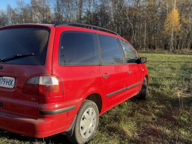 Красный Форд Галакси, объемом двигателя 1.9 л и пробегом 330 тыс. км за 4000 $, фото 1 на Automoto.ua