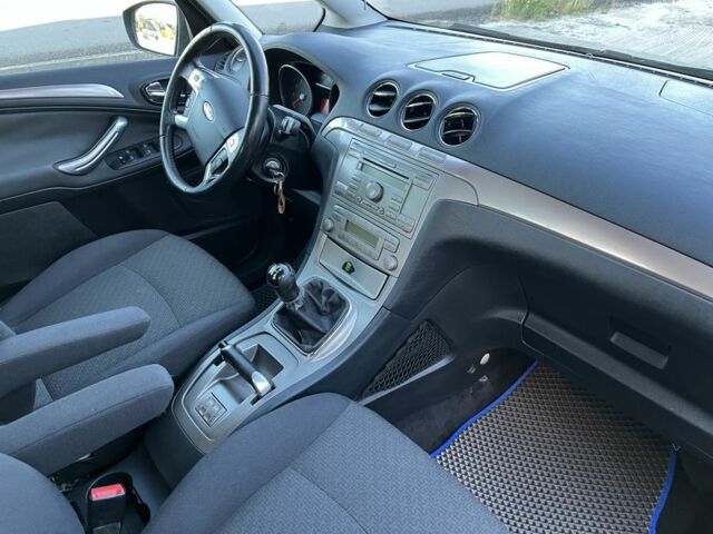 Форд Галаксі, об'ємом двигуна 2 л та пробігом 233 тис. км за 6067 $, фото 6 на Automoto.ua