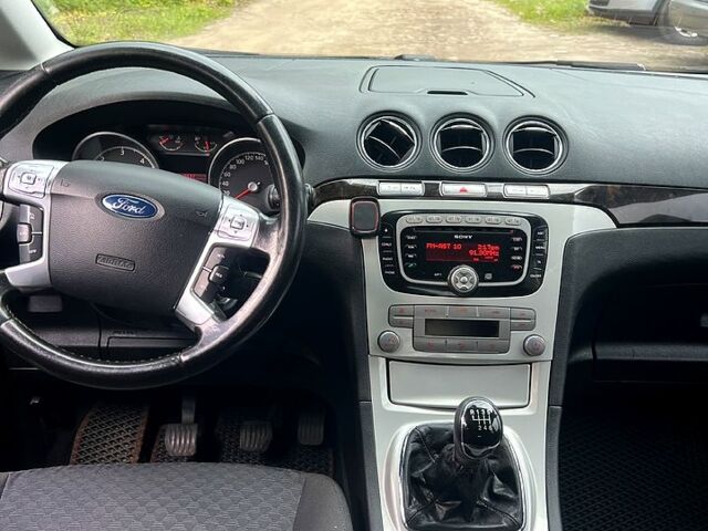 Форд Галакси, объемом двигателя 2 л и пробегом 230 тыс. км за 7200 $, фото 2 на Automoto.ua