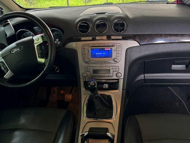 Форд Галакси, объемом двигателя 2 л и пробегом 291 тыс. км за 7400 $, фото 11 на Automoto.ua