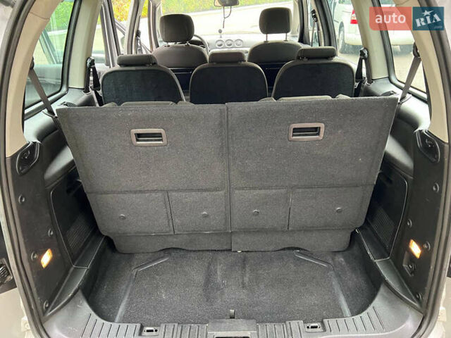 Форд Галаксі, об'ємом двигуна 1.6 л та пробігом 268 тис. км за 9500 $, фото 4 на Automoto.ua