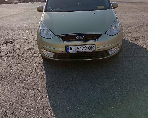 Желтый Форд Галакси, объемом двигателя 2 л и пробегом 367 тыс. км за 5100 $, фото 4 на Automoto.ua