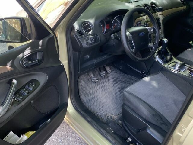 Форд Галаксі 2006 у Славянске на Automoto.ua Жовтий Форд Галаксі, об'ємом двигуна 2 л та пробігом 380 тис. км за 6500 $, фото 9 на Automoto.ua