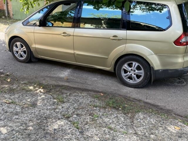 Форд Галаксі 2006 у Славянске на Automoto.ua Жовтий Форд Галаксі, об'ємом двигуна 2 л та пробігом 380 тис. км за 6500 $, фото 1 на Automoto.ua