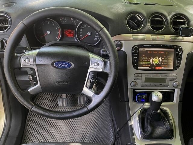 Форд Галаксі 2006 у Славянске на Automoto.ua Жовтий Форд Галаксі, об'ємом двигуна 2 л та пробігом 380 тис. км за 6500 $, фото 10 на Automoto.ua